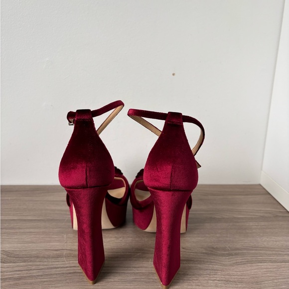 Badgley Mischka Platform Sandals Red Velvet Alora II Borvel Sz 7.5 US New❤️ - Picture 4 of 8